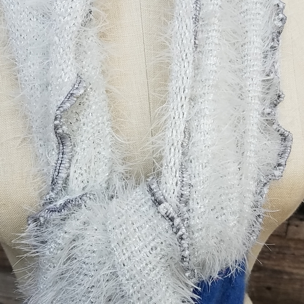 Handmade Cashmere scarf repurposed one of kind - Picture 4 of 4
